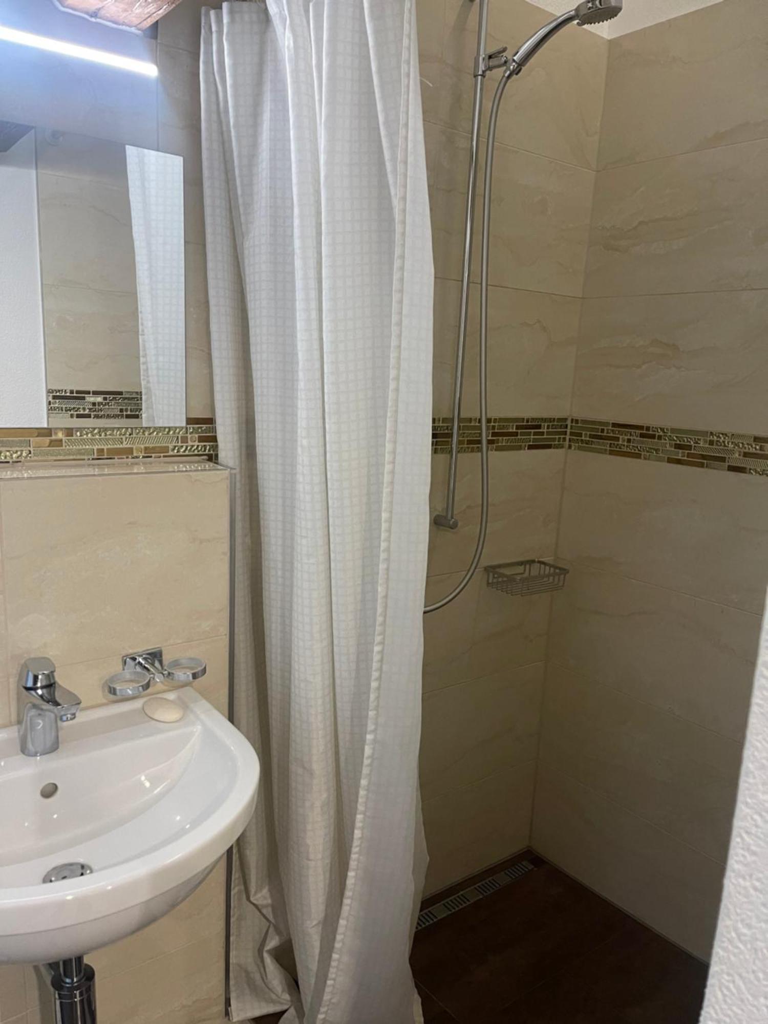 Hotel Krone Wassen Exterior foto